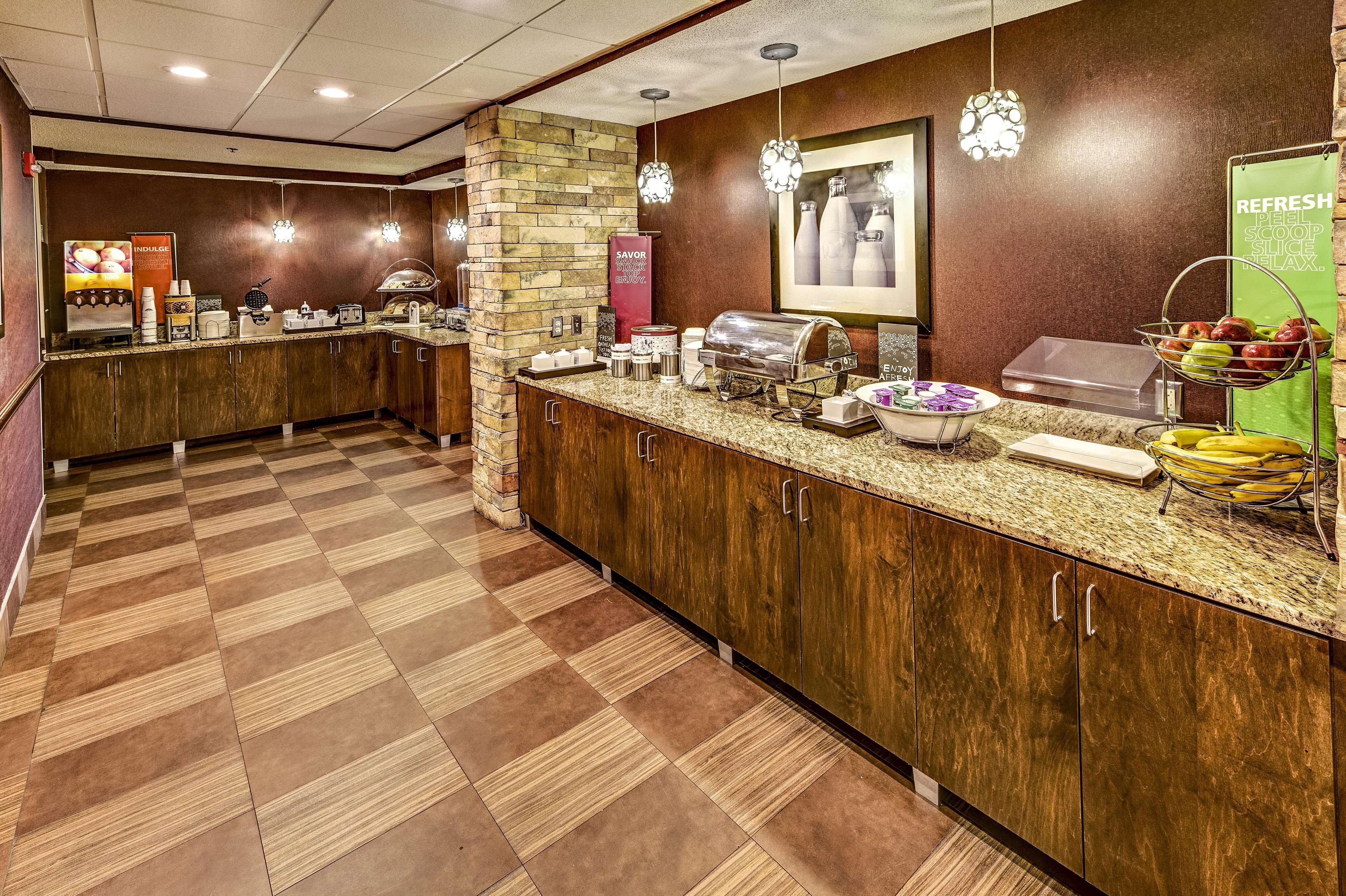 Hampton Inn Columbus I-70E/Hamilton Road Kültér fotó