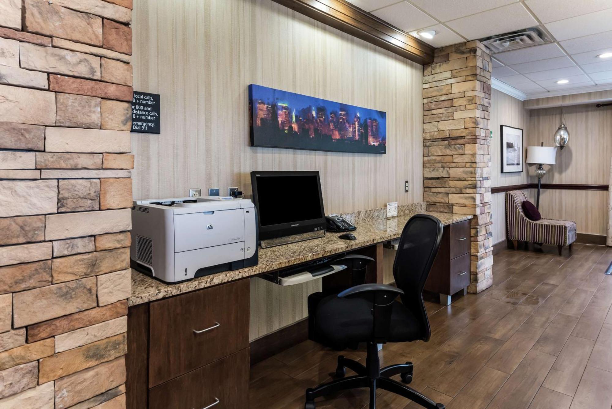 Hampton Inn Columbus I-70E/Hamilton Road Kültér fotó