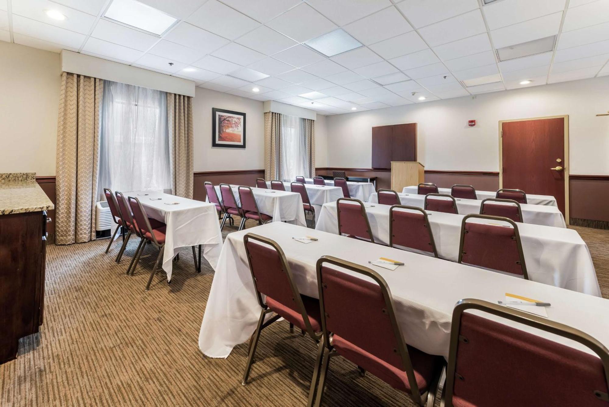 Hampton Inn Columbus I-70E/Hamilton Road Kültér fotó